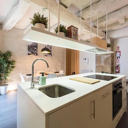 Duplex Wonder In Se W/ Patio By Lovelystay Apartment